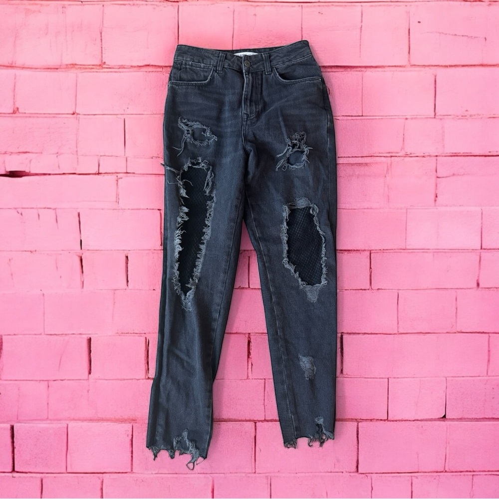 🎀ZARA🎀 ripped jeans